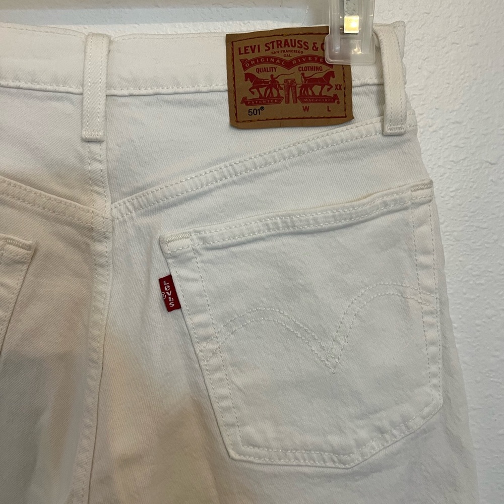 White 501 Women’s Jeans. Color White, “Yacht Time”